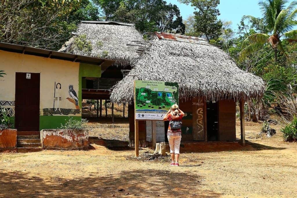 Indianie Embera, szkoła. Panama