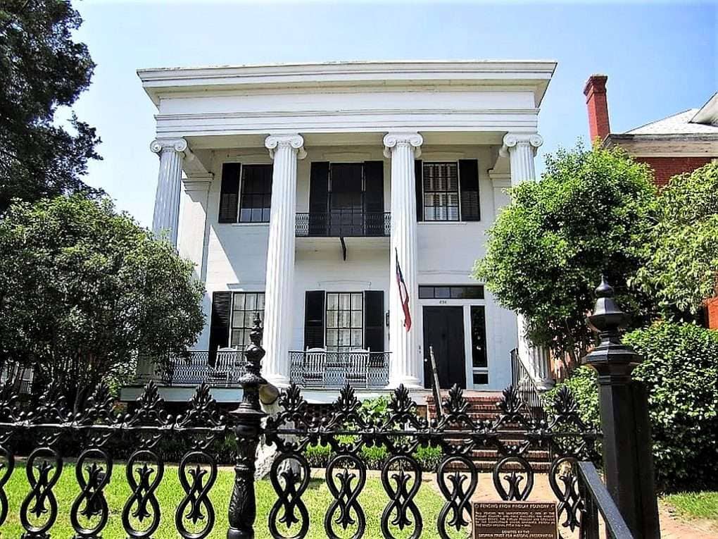 Antebellum Trial Macon Cannonball House