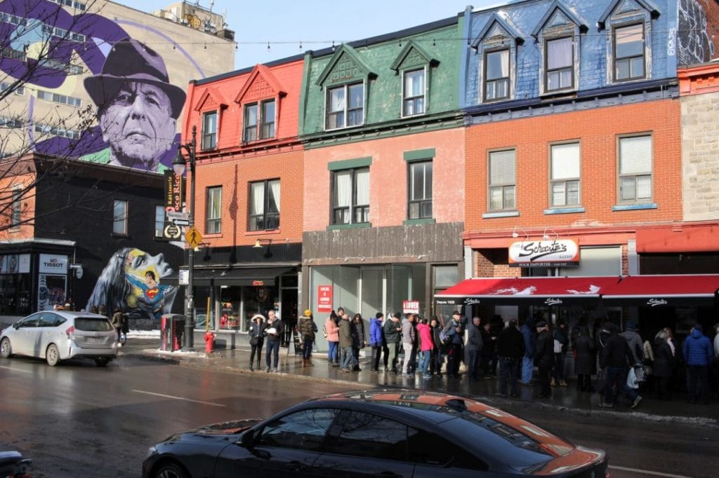 Montreal. Mural Leonarda Cohena