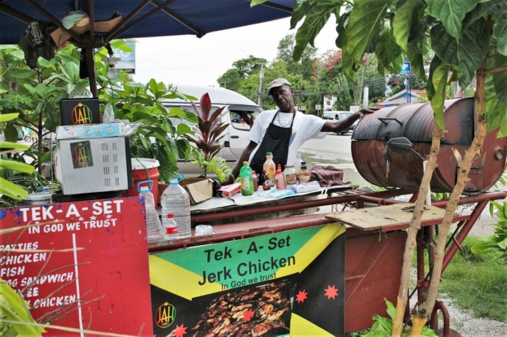 Co zobaczyć na Jamajce 29 jerk-chicken-na-Jamajce