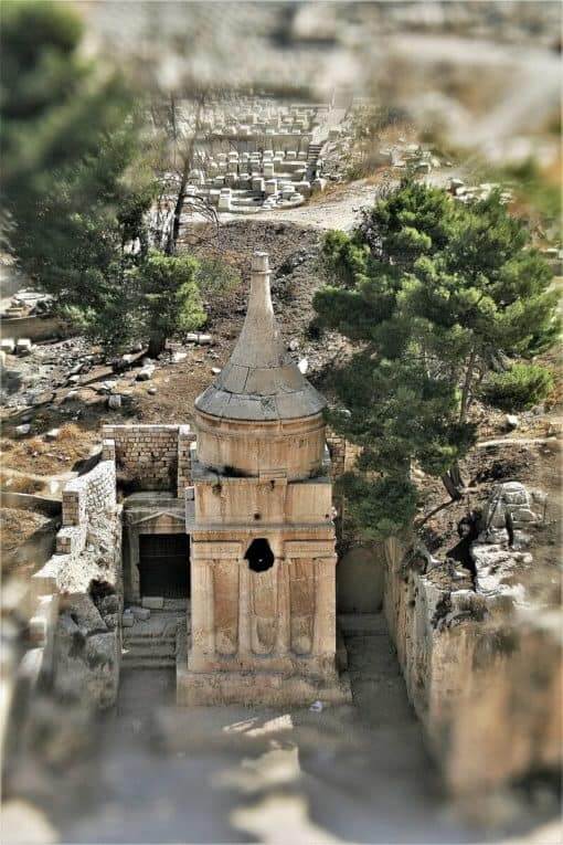 Dolina-Cedronu-Jerozolima-Starozytne-grobowce