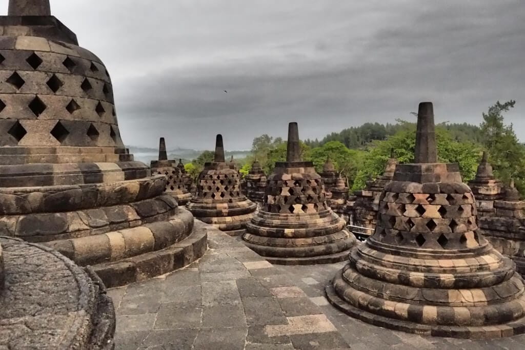 Świątynia Borobudur 9 PB270758