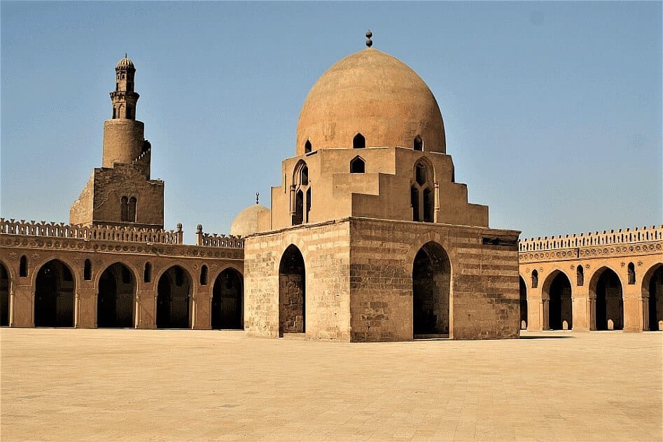 Co zobaczyć w Kairze - wirujący derwisze, meczety i Kair koptyjski 6 Cairo Meczet Ahmad Ibn Tulun