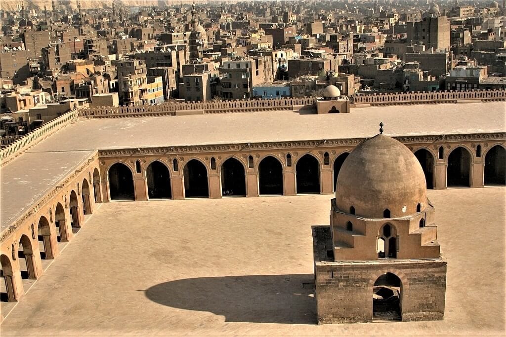 Co zobaczyć w Kairze - wirujący derwisze, meczety i Kair koptyjski 9 Meczet Ahmad Ibn Tulun Kair