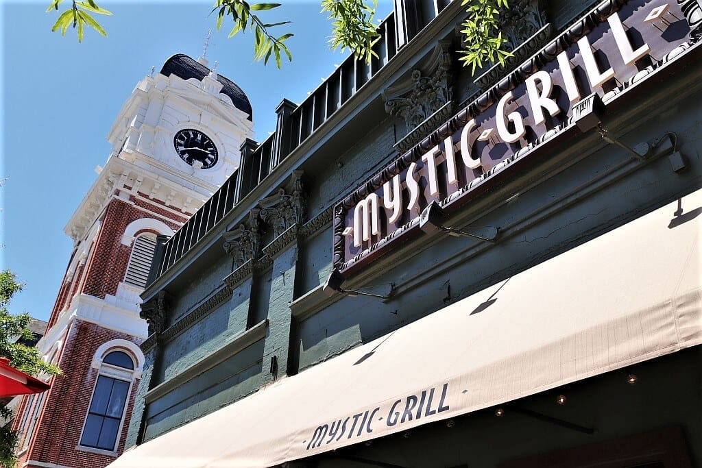 Mystic Grill the vampire diaries covington