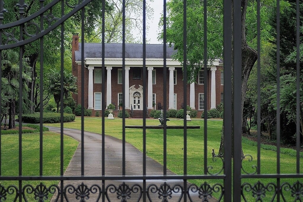 Pamietniki wampirow The Lockwood Mansion Hollywood Poludnia