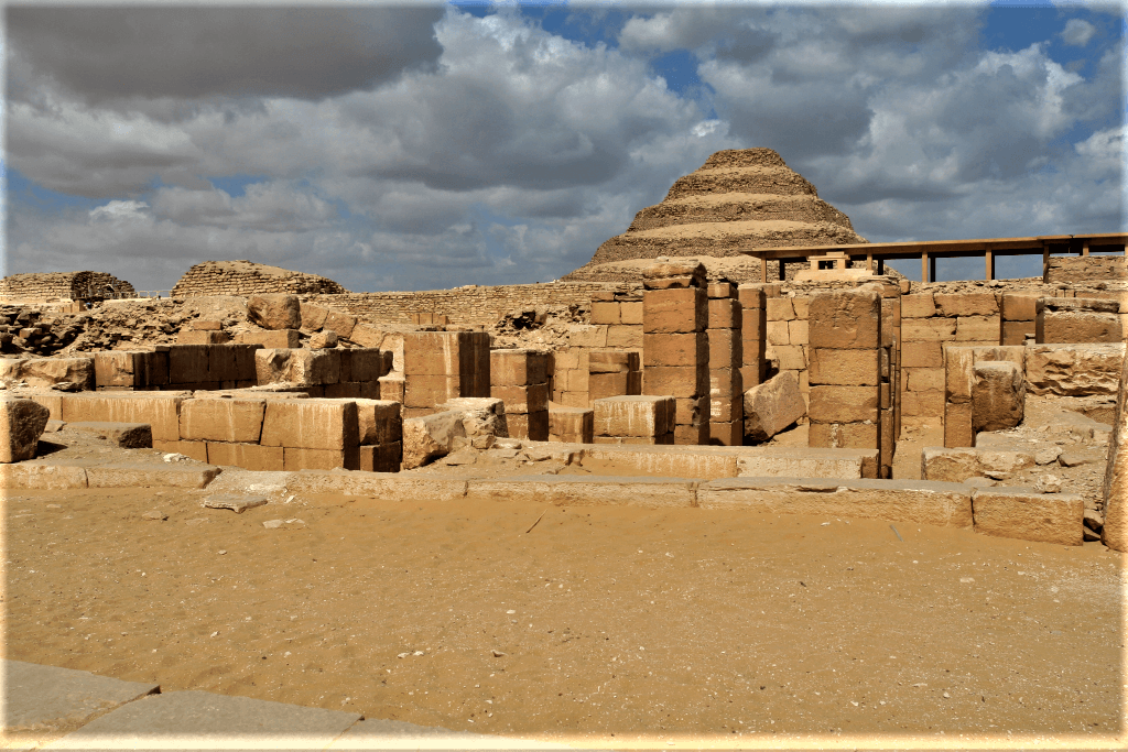 Piramidy-nekropolia-Sakkara