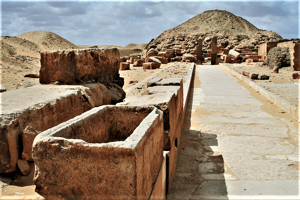 Piramidy-w-Sakkara