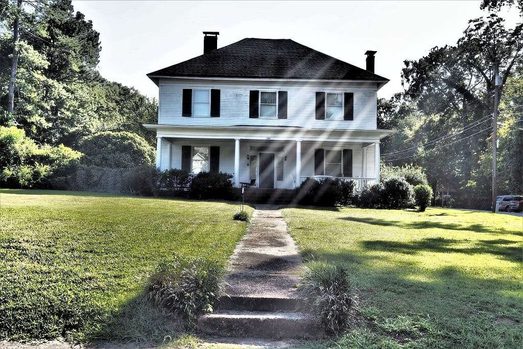 Abercrombie Social Circle