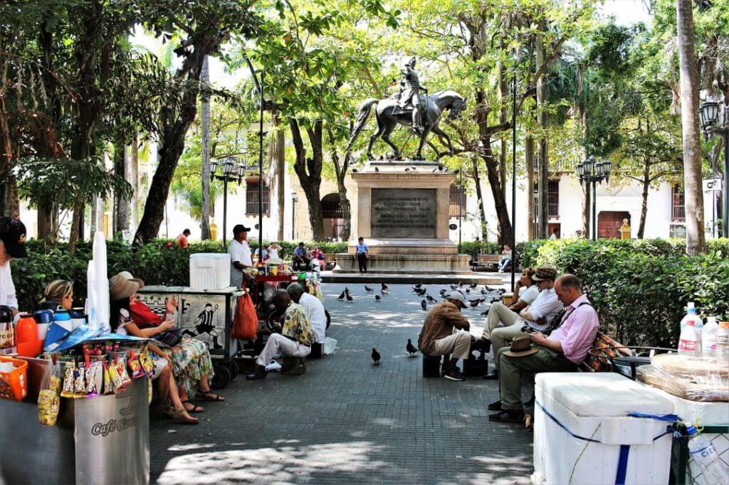 Marquez na Plaza de Bolivar Marquez Cartagena de Indias