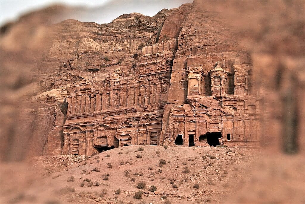 Petra w Jordanii. Starożytne miasto Nabatejczyków 39 Krolewskie Grobowce Petra Jordania