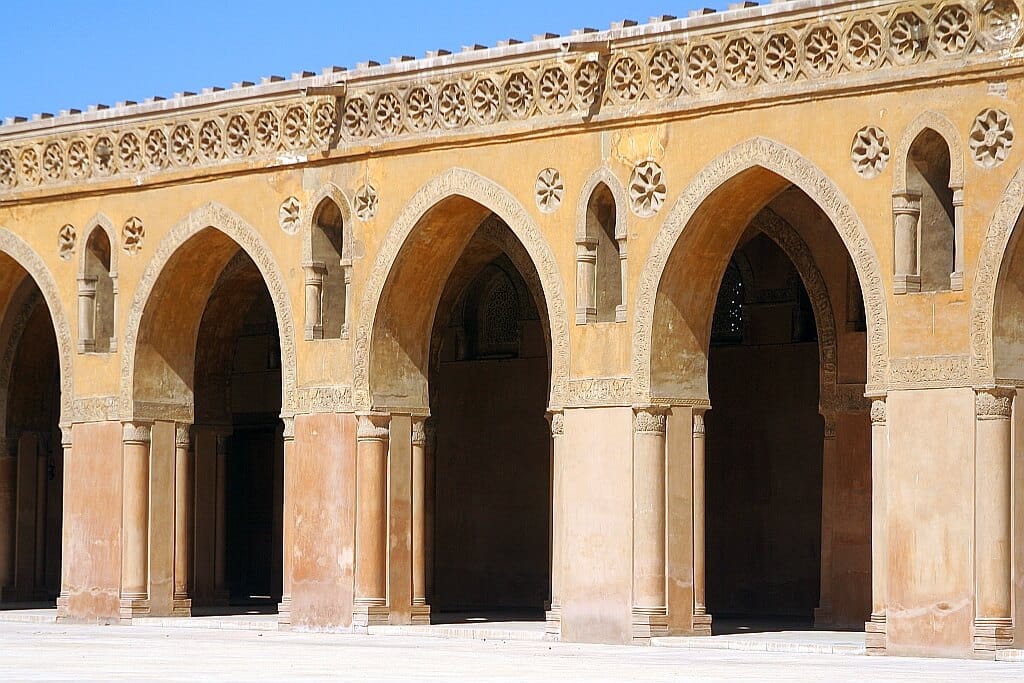 Co zobaczyć w Kairze - wirujący derwisze, meczety i Kair koptyjski 10 Meczet Ibn Tulun Kair
