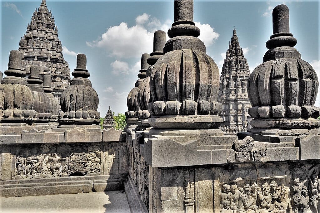 Prambanan Lingam i yoni