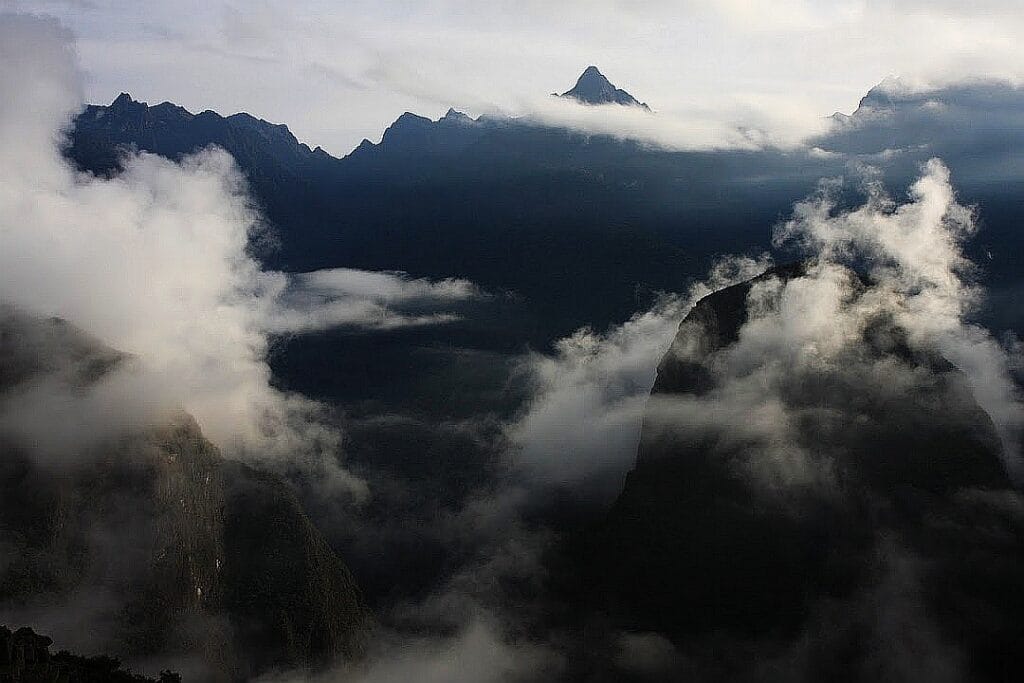 wschod slonca nad Machu Picchu