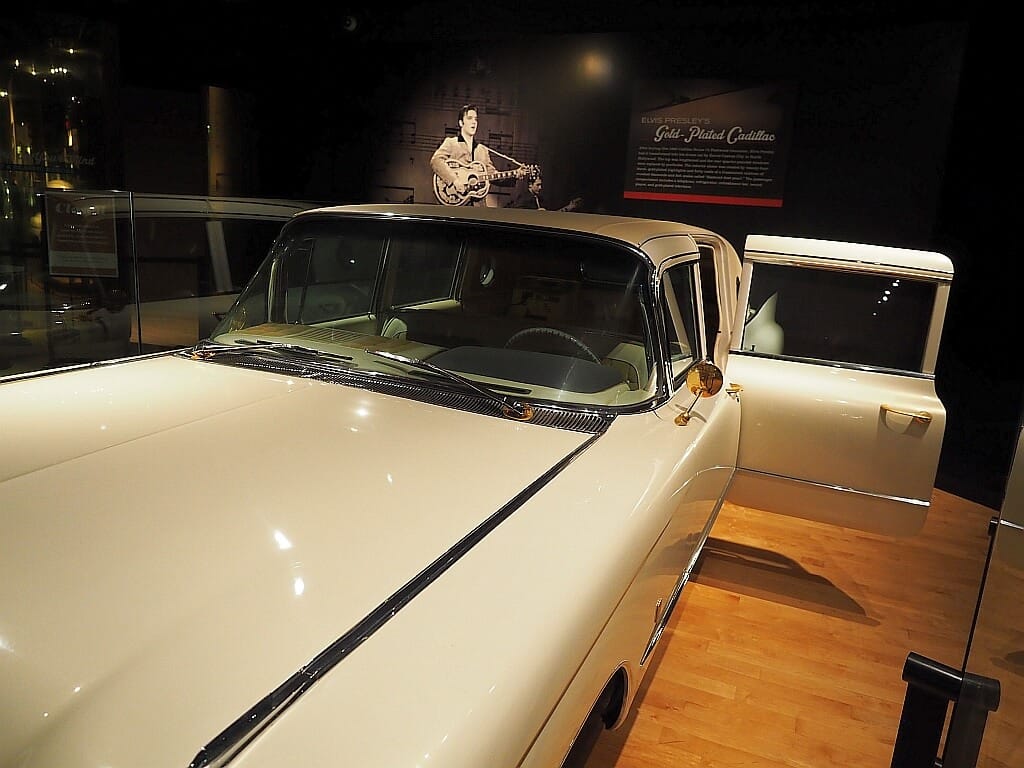 Zloty cadillac elvisa Presleya Nashville