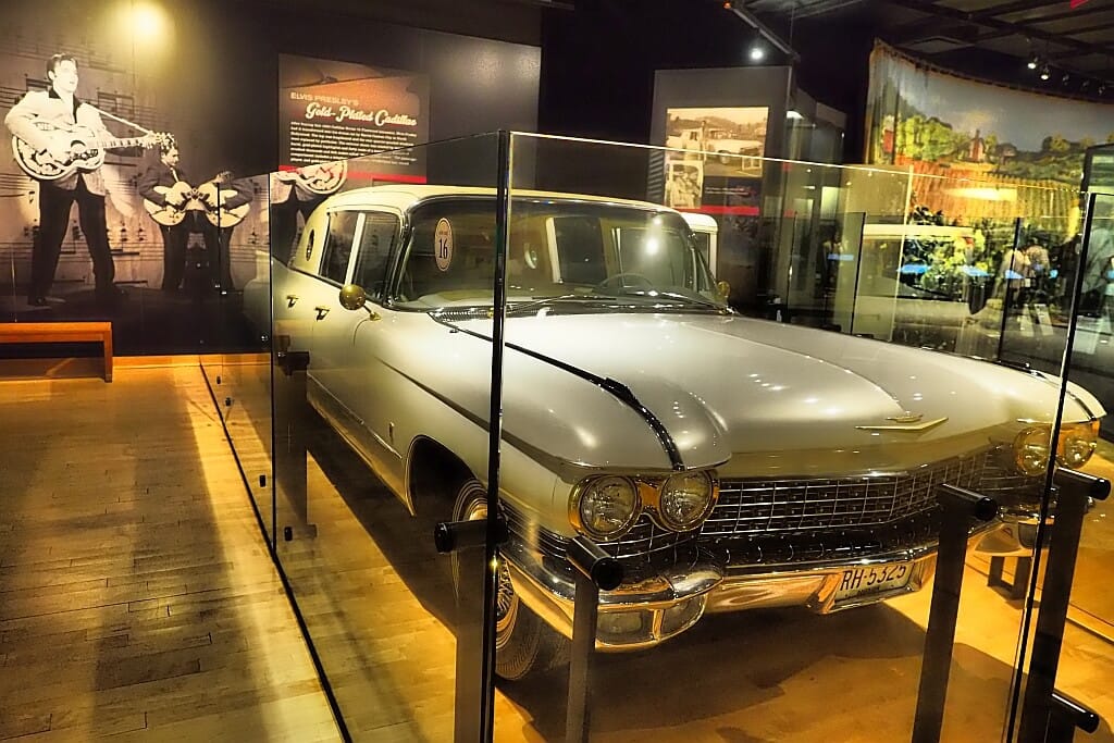 Zloty cadillac elvisa Presleya w Nashville