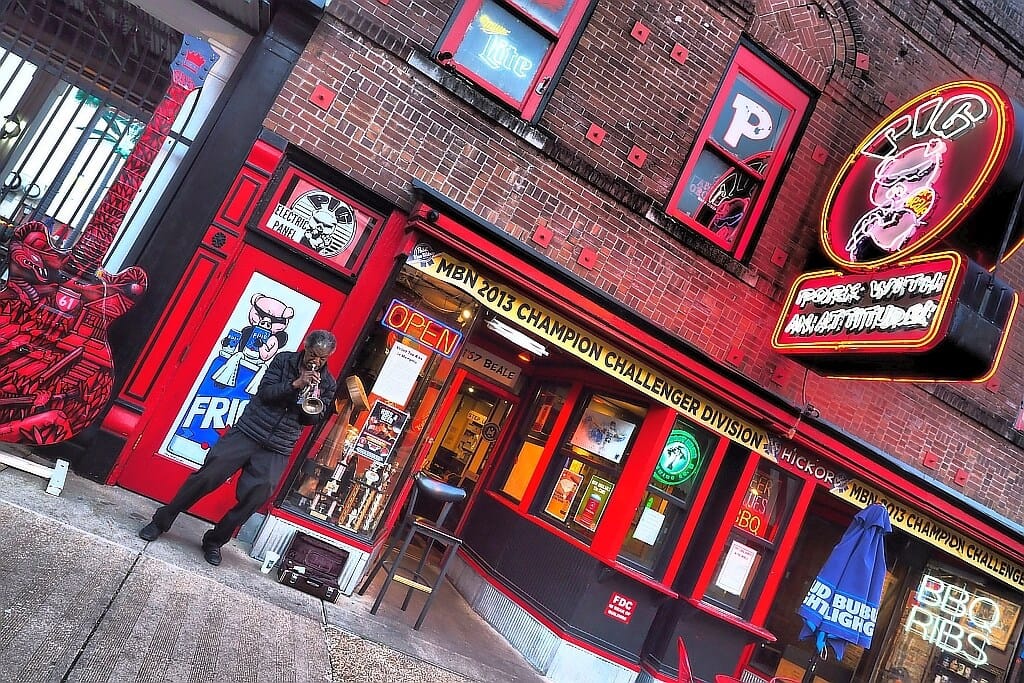 Beale Street Memphis grajek uliczny