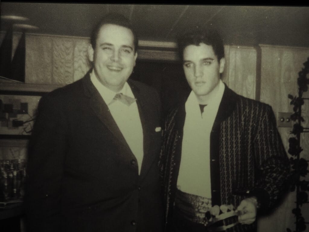 Elvis Presley w Graceland z ojcem