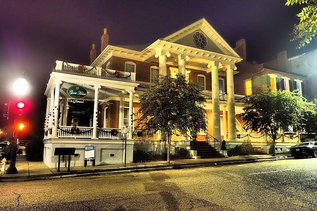 Natchez hotel