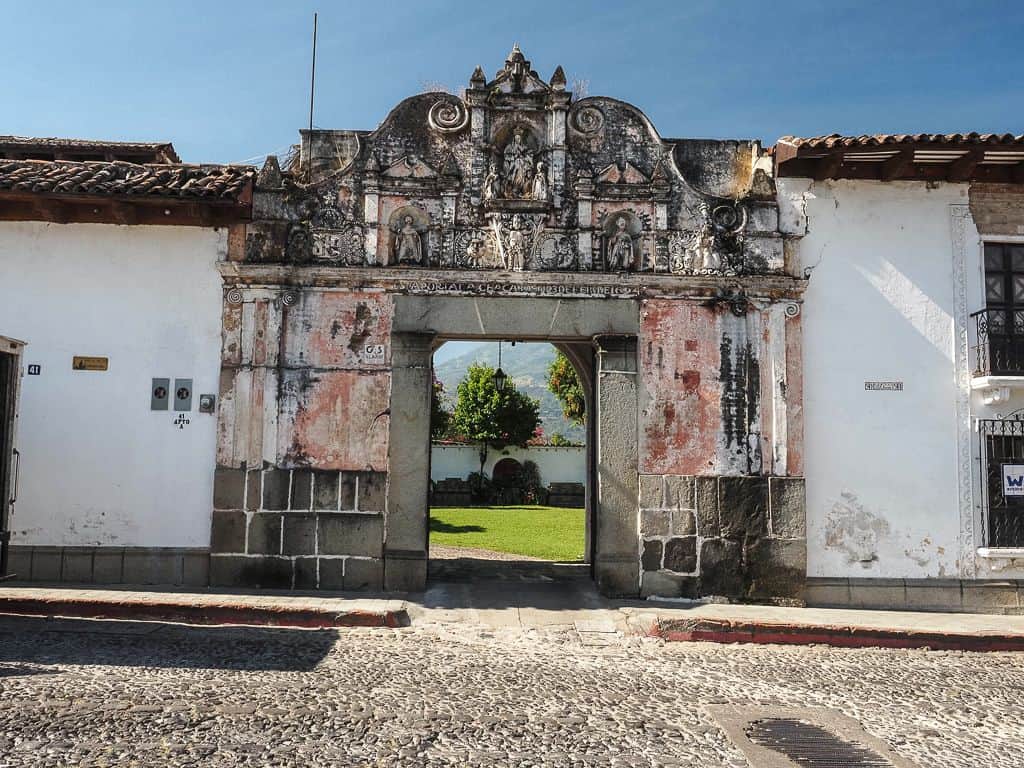 Co zobaczyć w Antigua Guatemala – najważniejsze atrakcje 20 Co zobaczyc w Antigua Guatemala — Iglesia y Convento de Santa Rosa