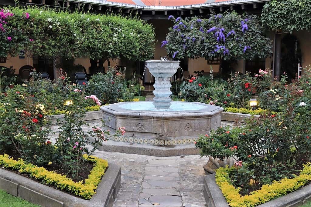 antigua guatemala patio
