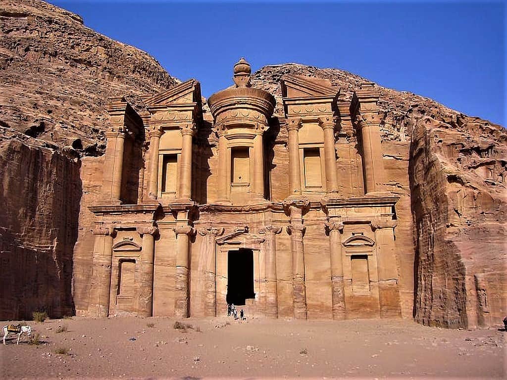 Petra w Jordanii. Starożytne miasto Nabatejczyków 37 Monastyr klasztor skalne miasto petra