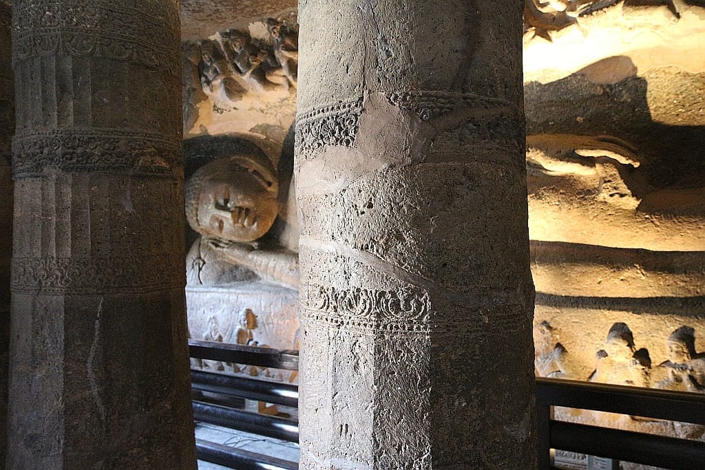 budda w stanie nirvany swiatynie ajanta