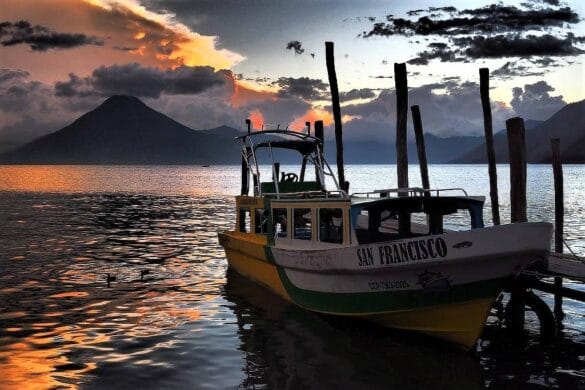 Jezioro Atitlan. Majowie i kryształowe czaszki