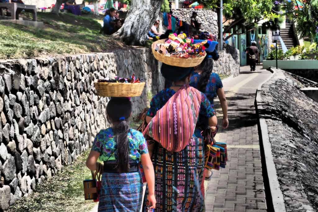 majowie nad jeziorem atitlan