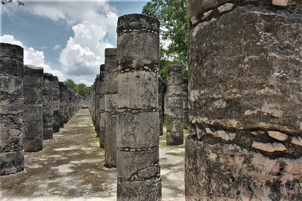 piramidy w chichen itza swiatynia tysiaca kolumn