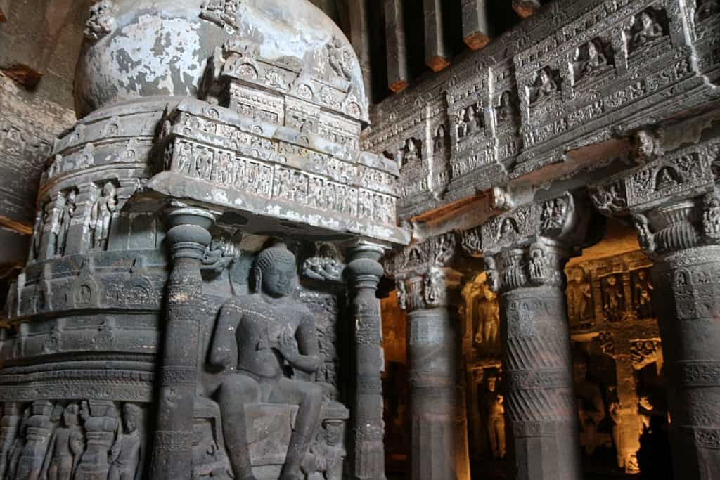 swiatynie ajanta figury bigow