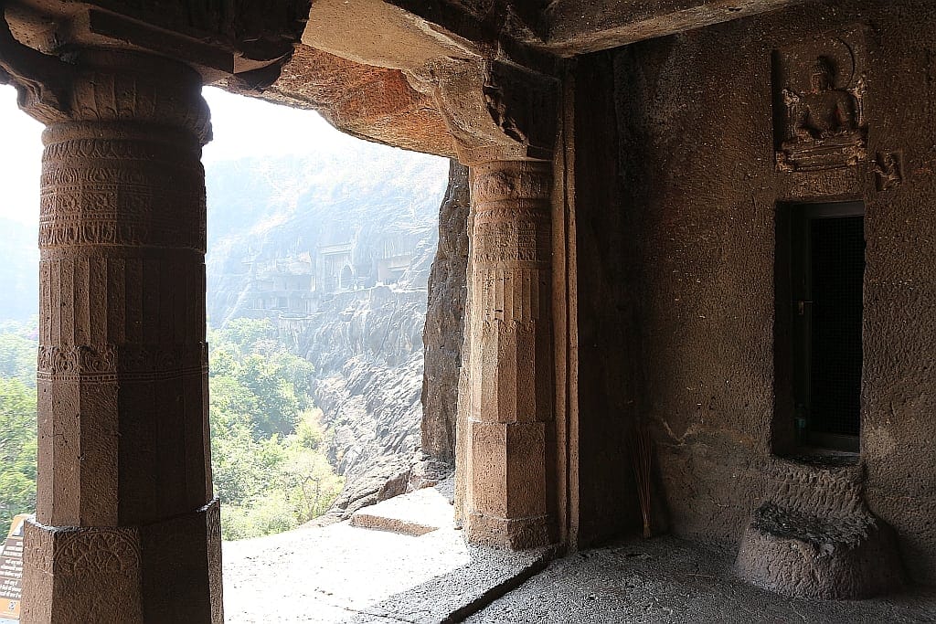 swiatynie ajanta filary