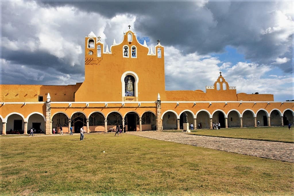 klasztor w izamal meksyk