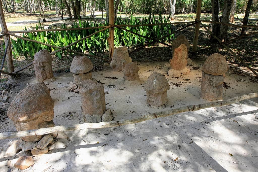 piramidy w uxmal swiatynia penisow