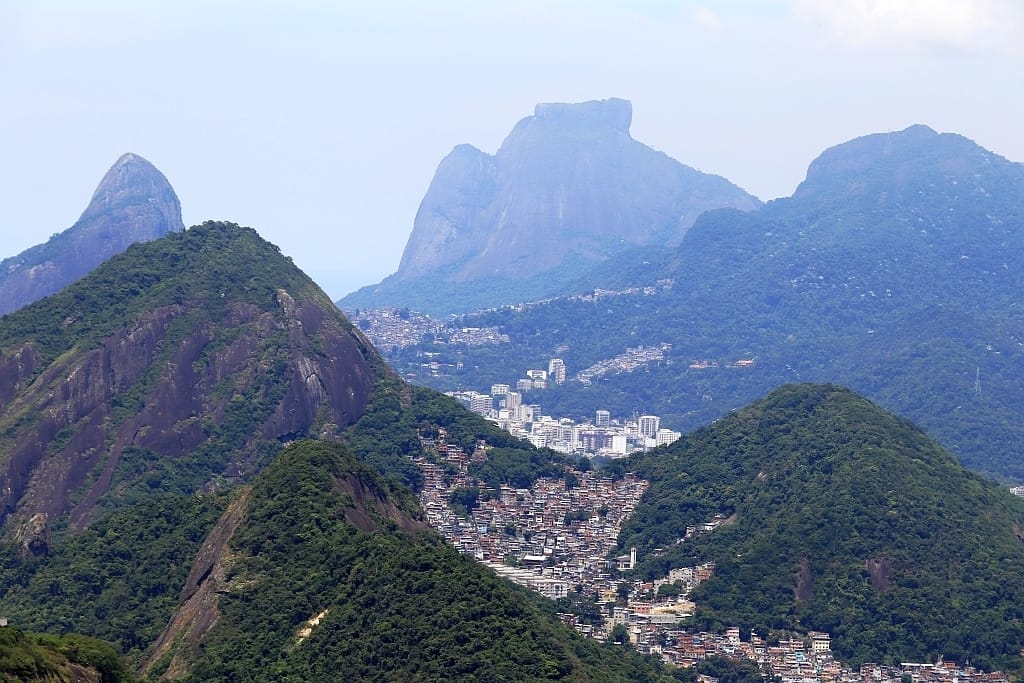 Sugarloaf Mountain w Rio de Janeiro 20 Rio de Janeiro La Rocinha Pedra da Gavea