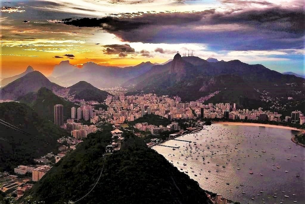 Sugarloaf Mountain w Rio de Janeiro 35 Sugarloaf Mountain Rio de Janeiro noc nad zatoka guanabara 1