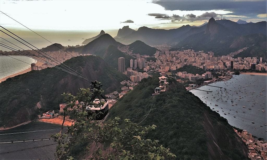 Sugarloaf Mountain w Rio de Janeiro 33 Sugarloaf Mountain wieczorem (1)