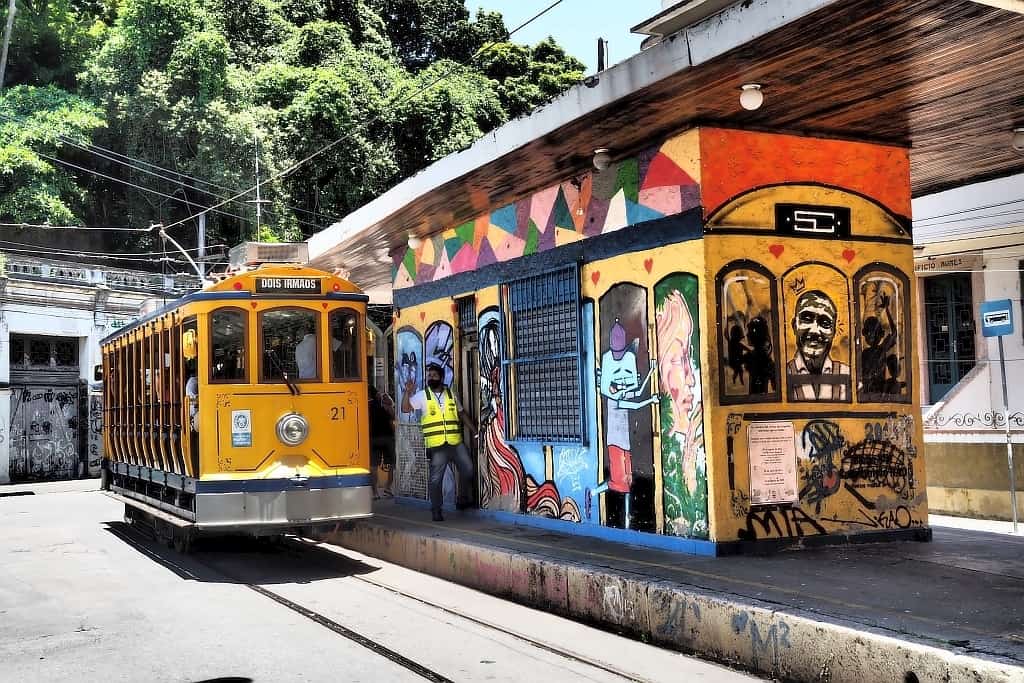 santa teresa w rio de janeiro zolty tramwaj