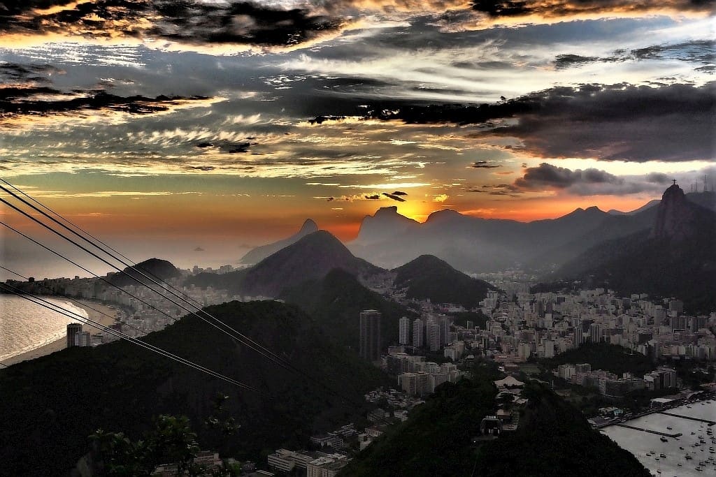 Sugarloaf Mountain w Rio de Janeiro 30 zrio de janeiro achod nad glowa cukru