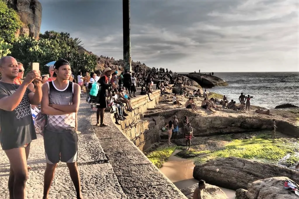 plaze w rio de janeiro sunset. arpador