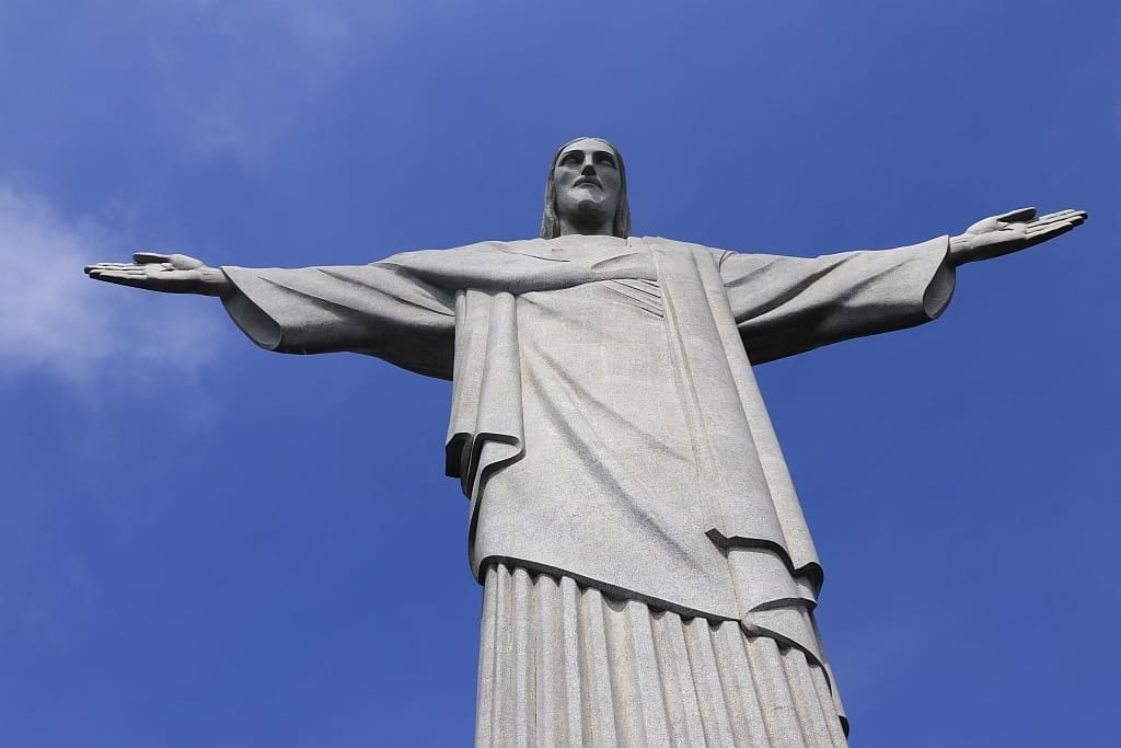 statua chrystusa odkupiciela w rio de janeiro postac