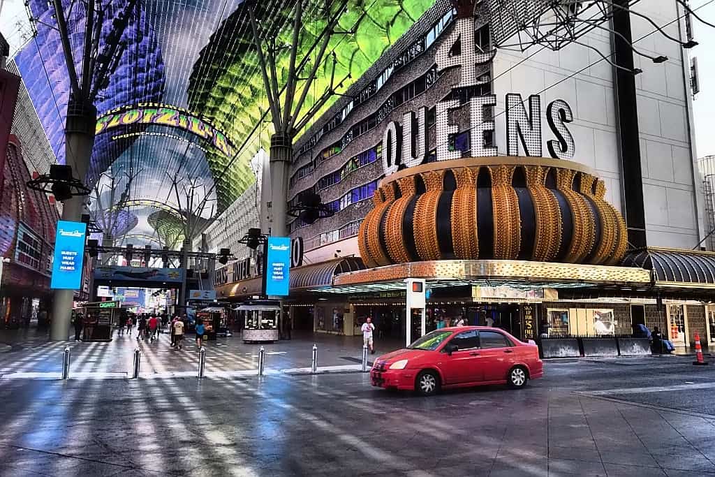 4 queens las vegas