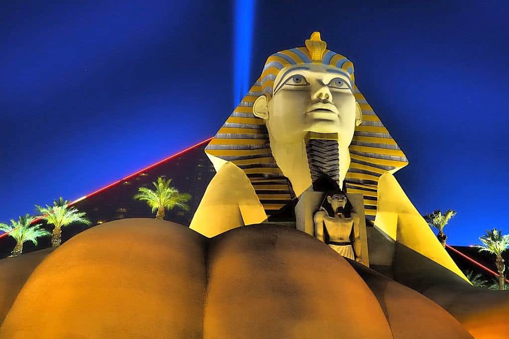 atrakcje-Las-Vegas-sfinks-noc