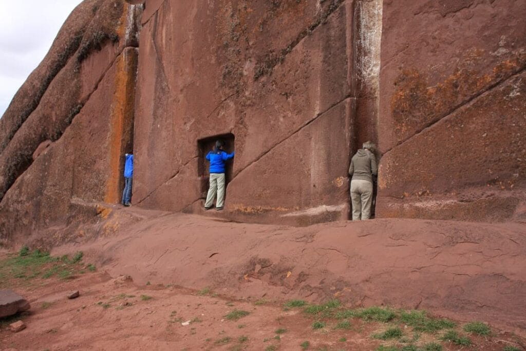 Tiwanaku w Boliwii. Aramu Muru i Puma Punku 4 peru aramu muru2 1