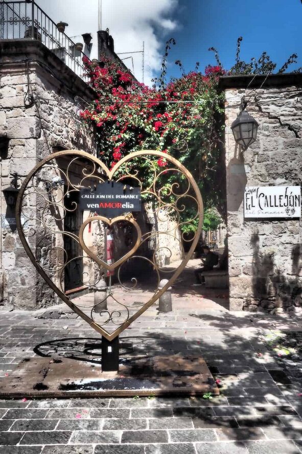 Morelia. Magiczny Meksyk 30 alley of the romance morelia
