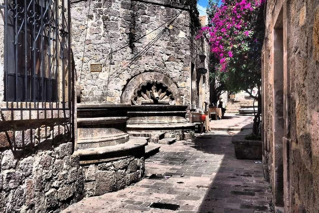 Morelia. Magiczny Meksyk 32 alley of the romance morelia.2