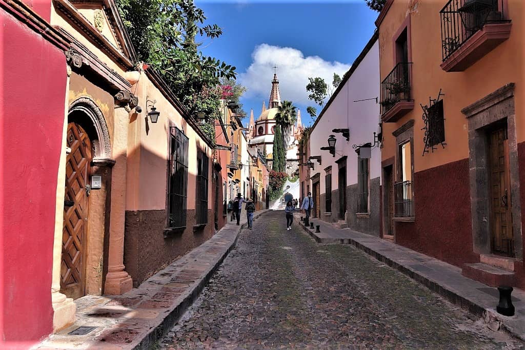 San Miguel de Allende. W sercu Meksyku 17 san miguel ulica z osiolkiem