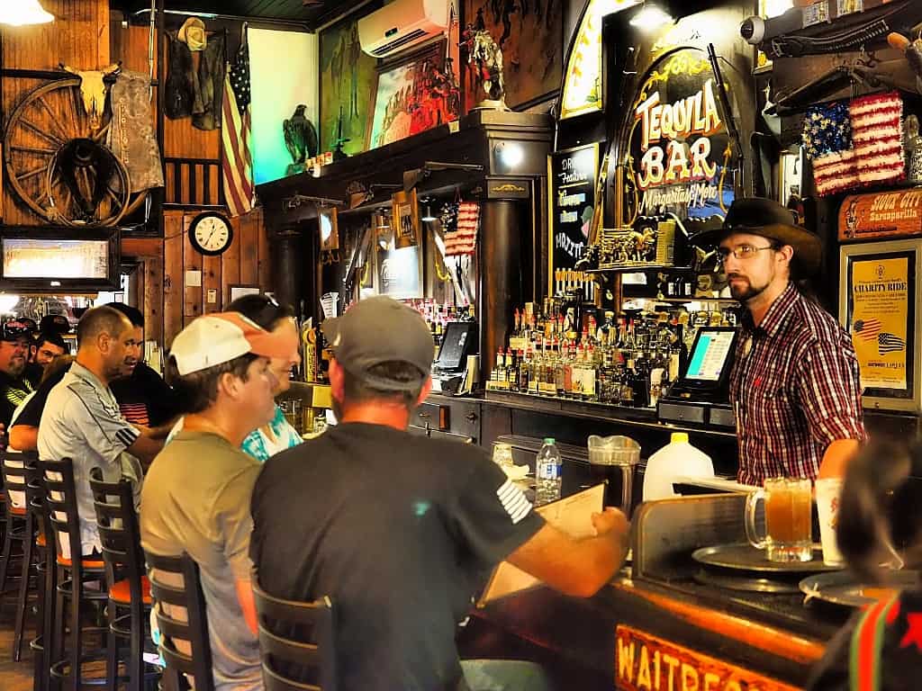 Tombstone w Arizonie – miasto Dzikiego Zachodu 28 Tombstone saloon 1