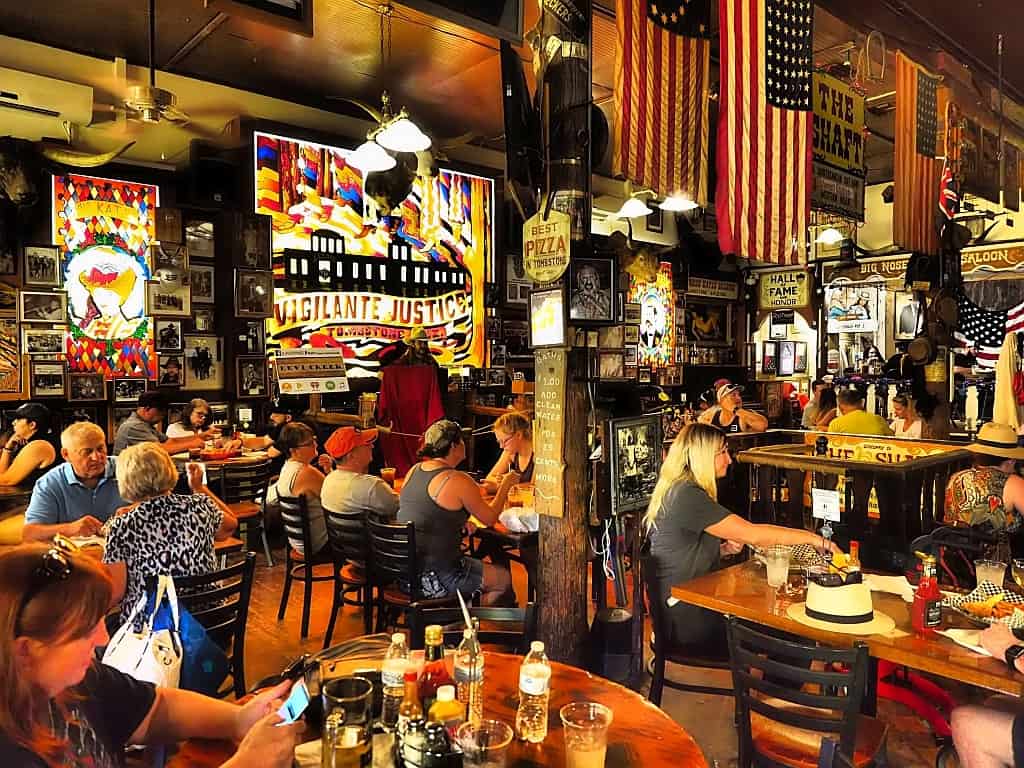 Tombstone w Arizonie – miasto Dzikiego Zachodu 29 Tombstone saloon