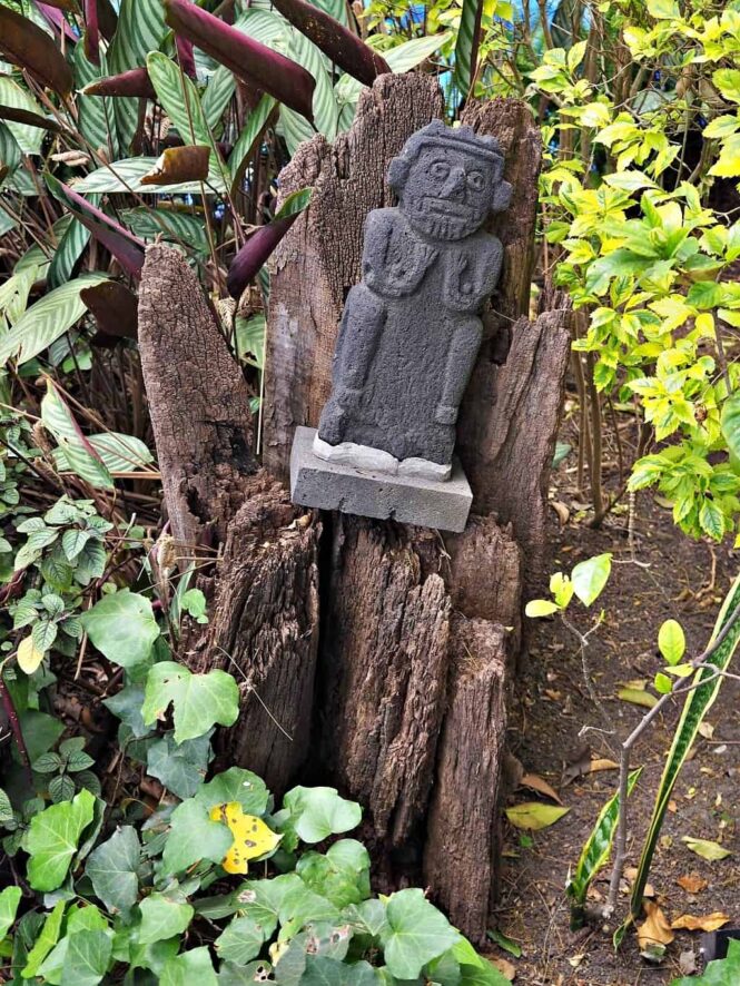 figurki w ogrodzie Frida Kahlo Casa Azul.3